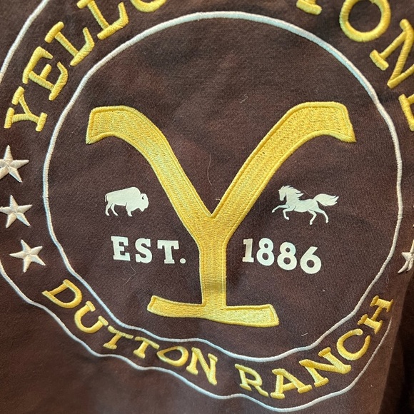 Yellowstone Dutton Ranch Brown Sweatshirt, sz medium, embroidered, GUC, TV show - Picture 3 of 7